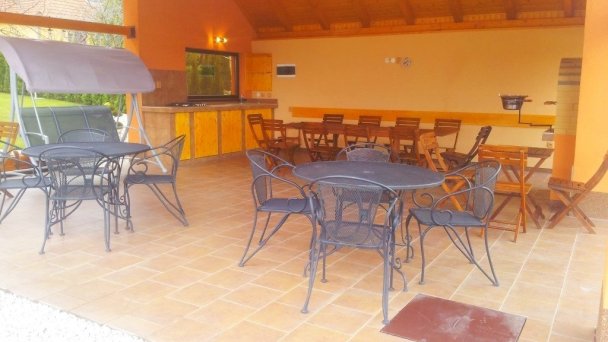 Vila Adria Moča 45