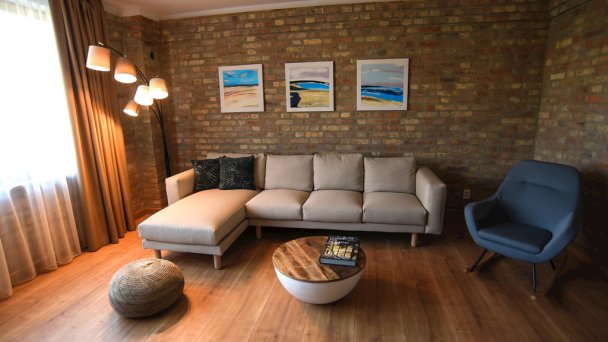 Art gallery apartment Nové Zámky 22