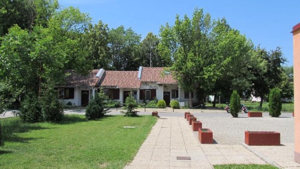 Villa Patio Patince 6