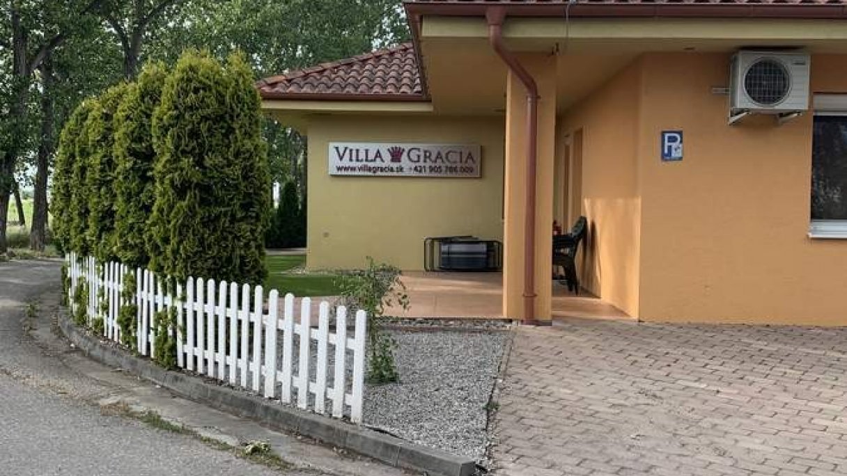 Villa Gracia Patince 2