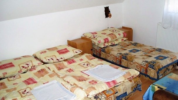 Penzión Fialový dom Podhájska 4
