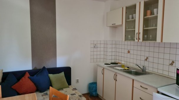 Apartmány a Štúdiá Henrieta Štúrovo 11