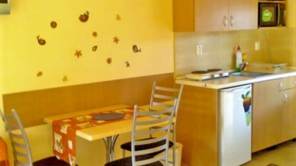 Apartmány a Štúdiá Henrieta Štúrovo 28