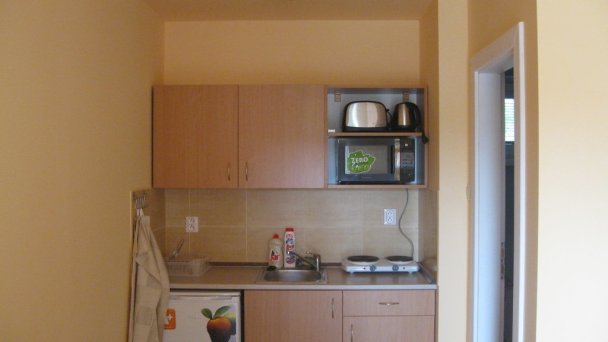 Apartmány a Štúdiá Henrieta Štúrovo 30