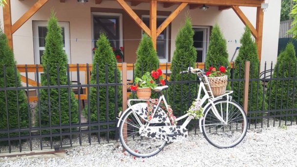 Apartmánový dom Flower Bike Štúrovo 19 Apartmánový dom Flower Bike Štúrovo 19