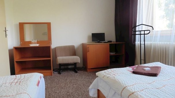 Športhotel Štúrovo 42