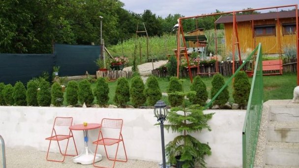 Feng shuei s bazénom Trávnica 6