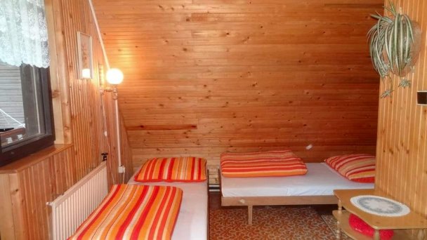 Chata Sekaniny Lehota pod Vtáčnikom 8 Chata Sekaniny Lehota pod Vtáčnikom 8