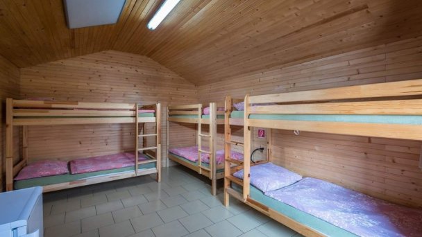 6-miestna chatka