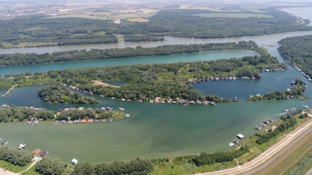 Hausboat „Život na vode“ Bratislava 9