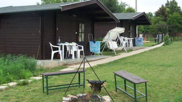 Chaty pri lekárni Podhájska 22