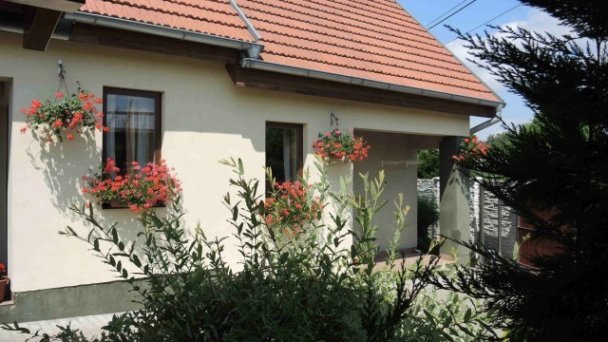 Apartmánový dom Podhájska 10 Apartmánový dom Podhájska 10