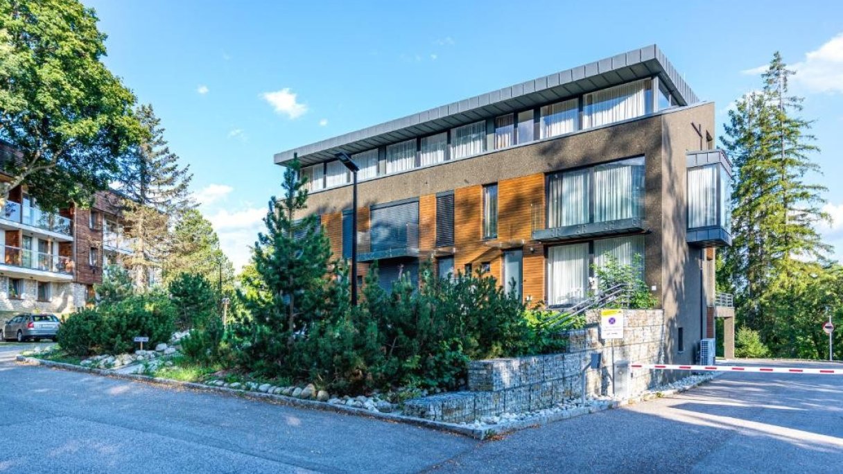 Rezidencia pod Štrbským Plesom, Tatranská Štrba 1